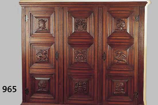 KISSENSCHRANK, DEUTSCH, UM 1955/60, EICHE, SOG. ALTDEUTSCHER STIL, SCHLüSSEL FEHLT, MIT KLEIDERSTANGE UND 6 SCHUBLADEN, GEBRAUCHS-SPUREN, M: ...