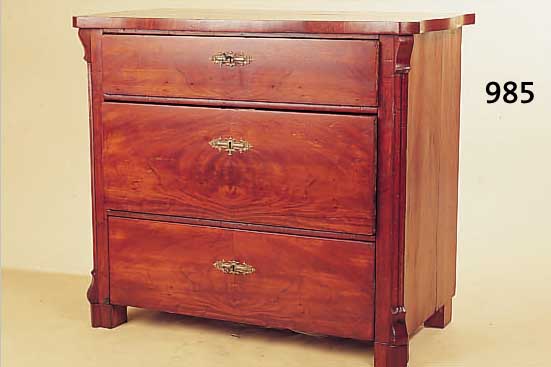 KOMMODE, NORDDT./MITTELDT., UM 1870/80, MAHAGONIFUNIER, BESCHLäGE UND SCHLöSSER SEK., SPANNUNGSRISSE, GEBRAUCHSSPUREN, M: 81X92X50 CM