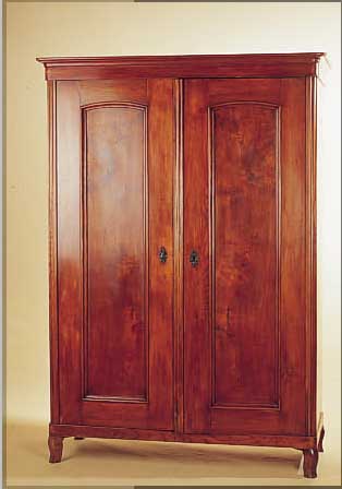 SCHRANK, MITTELDEUTSCH, UM 1860, ULME MASS.,ZWEITüRIG, ZERLEGBAR, EINE KEILVERBINDUNG SOL-LTE NACHGEARBEITET WERDEN, SCHLOß U. BESCHLäGEORIG., ...
