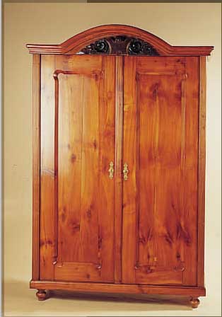 SCHRANK, SüDDEUTSCH, 1870, KIRSCH, 2 TüRIG, BOGENFöRMIGER OBERER ABSCHLUß MIT SCHNITZEREI-EN, SEITLICHER SPANNUNGSRIß, M.: 186X123X50 CM