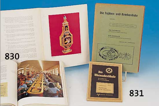 KONVOLUT UHRMACHERLITERATUR, A) AUSSTEL- LUNGSKATALOG "ANTIQUE AUTOMATIONS", NEW YORK 1950 B) KATALOG: "LES AUTOMATES DES JAQUET ...