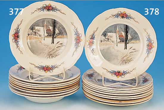 10 FLACHE TELLER, SARREGUEMINES, UM 1910, BUNT LITHOGRAPHIERT MIT VERSCHIEDENEN SZENEN, SIGN. H. LOUX, D. JE CA. 24 CM, ...
