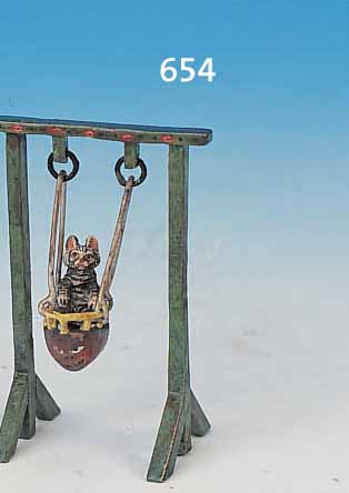 WIENER BRONZE, NACH 1950, H. 6 CM, KATZE IN SCHIFFSCHAUKEL