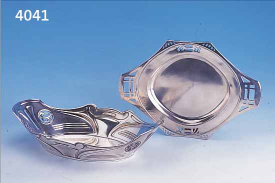 ANBIETTELLER UND -SCHALE, REINER JUGEND- STIL, SCHALE WMF M 1902/06, LEGIERUNG BRITAN- NIA, ENTWURF ATELIER MAYER, BODEN MIT DELLE, ANBIETTELLER ...