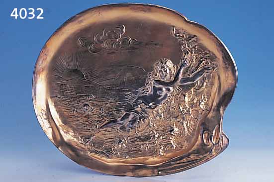 ZIERTELLER, SIGN. ALBERT VIBERT, PARIS UM 1900, REINER JUGENDSTIL, ZINN VERGOLDET, EINER DER BEKANNTESTEN BILDHAUER DER SCHWEIZ, LEBTE UND ...