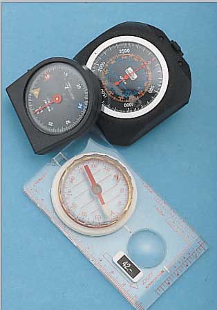 REISE-WANDERMESSGERäTE-KONVOLUT: IN GEH. QUALITäT, 1X ALTIMETER/BAROMETER VON THOMMEN, HöCHSTE QUAL., 16 ST., GEL., ORIG.-KASTEN, ...