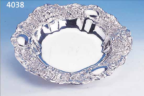ANBIETTELLER, BRUCKMANN & SöHNE HEILBRONN, UM 1900, CA. 630 G, REICH MIT ROCAILLEN UND FRüCHTEN VERZIERT, Z.T. HAMMER- ...