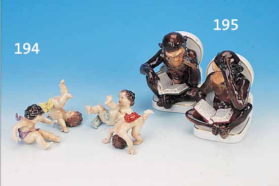 PAAR BUCHSTüTZEN, GRäFENTHAL, 20. JH., PORZELLAN, H. 16.5 CM