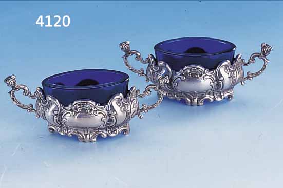 PAAR SALZSCHäLCHEN, DEUTSCH UM 1900, 800ER SILBER, BAROCKSTIL, GRIFFBEKRöNUNGEN IN FORM VON ANTIKEN FRAUENHäUPTERN, GLASEINSäTZE ERSETZT, ...