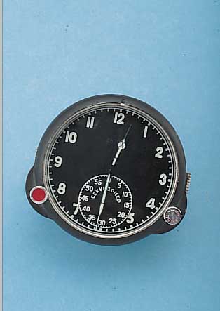 EINBAUBORDUHR, RUßLAND UM 1989, CHRONOGRA- PHENFKT. M. 60-MIN.-STOPPZäHLER, METALL HER- METISCH VERSCHR., L. LAGERSP., 8-TAGEWERK, EINBAUD. ...