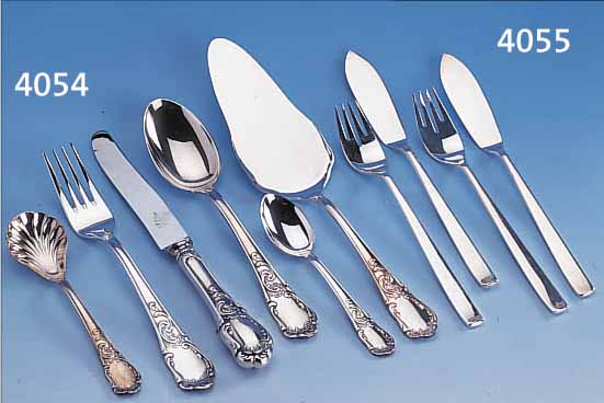 97-TEILIGES BESTECK, 90ER SILBERAUFLAGE, ROKOKOSTIL, BEST. AUS: 12 MESSER, 12 GABELN, 12 LöFFEL, 18 KUCHENGABELN, 18 KAFFEELöFFEL, 9 ...