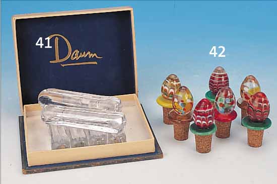 6 MESSERBäNKCHEN, DAUM, 2. HäLFTE 20. JH., FARBLOSES GLAS, L. 9.5 CM