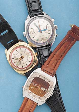 KONVOLUT: 4 POLJOT HERRENARMBANDUHREN, SOWJETUNION UM 1975-1990, 1X AUTOMATIK, 23 ST., DATUM, 1X AUTOMATIK, 17 ST., TAG U. DATUM1X M. ...