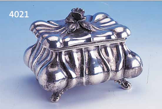 ZUCKERDOSE, ÖSTERREICH/UNGARN UM 1910, 800ER SILBER, MEISTERMARKE KA - UNGEDEUTET, RESTE ALTER INNENVERGOLDUNG, BAROCKSTIL, GESCHWEIFT, ...