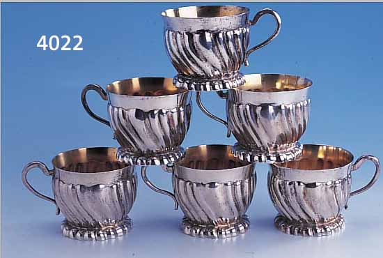 6 TASSEN, WOHL ÖSTERREICH/UNGARN, 800ER SILBER, INNENVERGOLDUNG, ZUS. CA. 710 G, BA- ROCKISIERENDER DEKOR, GEBR.-SP., PRUNKVOLL, H CA. 6.5 CM
