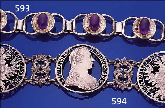 ARMBAND MIT AUSGESäGTEN MüNZEN, SILBER, MüNZEN: NEUPRäGUNGEN MARIA-THERESIA-THALER, SEHR AUFWENDIGE ARBEIT, ZWISCHENTEILE UND ...