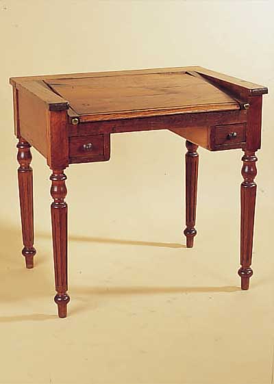 SCHREIBPULT, DEUTSCH UM 1890, EICHE, UMBAU EINES WASCHTISCHS, SCHREIBPLATTE KLAPPBAR, 2 TIEFE SCHüBE, ALTERSBEDINGTE GEBRAUCHSSPUREN, M.: ...