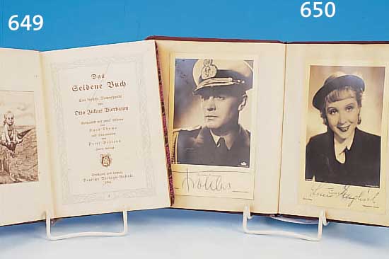 ALBUM MIT AUTOGRAMMKARTEN, 30ER/40ER JAHRE, HANDSIGN. KARTEN U.A. VOM: OTTO GEBüHR, MAGDA SCHNEIDER, LUIS TRENKER, NICHT GANZ KOMPLETT