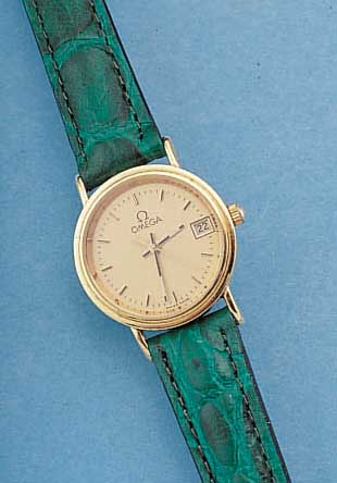 OMEGA DAMENGOLDUHR, SCHWEIZ/ITALIEN UM 1980,GG 750/000, BODEN GEDR., BEI FERTIGST. WASSER-GESCH., MINERALFLACHGL., HIGH-TECH-QUARTZWERK,SEK.-TAKT U. ...