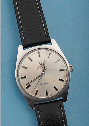 OMEGA HERRENARMBANDUHR AUTOMATIK GENEVE, REF.-NR. 165041, SCHWEIZ UM 1968, EDELST., BODEN GESCHR., VERS. BLATT, ZUM RAND ZU L. FL., WERK ...