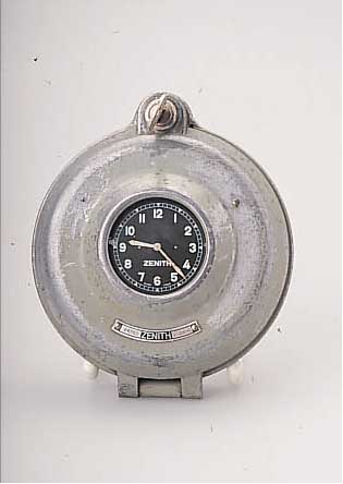 ZENITH MEHRZWECKKONTROLLUHR, GUßGEH., AB- SCHLIEßBAR, KONTRASTZIFFERBL., REG.-NR. 24783/V24C, WOHL KAL. M39-24, 8-TAGEWERK, AUFZUG U. ZEIGERST. ...