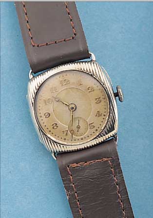 BIFORA (BITTLINGMAYER) HERRENARMBANDUHR, DEUTSCHLAND UM 1932, 800ER SILBER, CARREE- CAMBRE, BODENSCHARNIER, VERG. BLATT, FARBL. GET., 15 ...