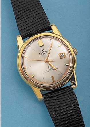 PIERCE HERRENARMBANDUHR AUTOMATIK, SCHWEIZ UM 1964, METALL HARTVERG., EDELST.-BODEN GE- SCHR., BEZ. SUPERRESIST., 25 ST., ZENTRALROTORBASISKAL. ...