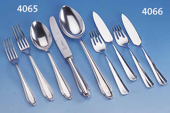BESTECK FüR 12 PERSONEN, 90ER SILBERAUFLAGE, BEST. AUS: 11 MESSER, 12 GABELN, 12 LöFFEL,12 FRüHSTüCKSMESSER, 12 FRüHSTüCKSGABELN, 12 ...