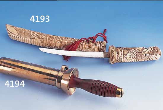 SEPZIALMESSER ZUM ABSCHLAGEN VON KORALLEN, USA 20ER JAHRE, MESSING UND EISEN, GE- SCHMIEDET, GRIFF HOLZ, BEZ. MFD. BY BATTERYLESS ...