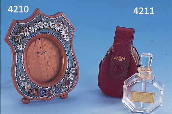 PARFUMFLAKON "4711 JUCHTEN", DEUTSCH, CA. 30ER JAHRE, FACETT. GLAS, MIT ORIG. LABEL VERGOLDET (L. BER.), ORIG.LEDERETUI MIT ...