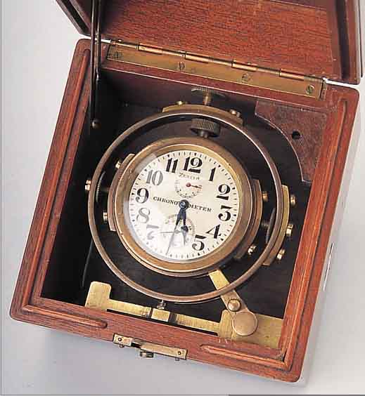 ZENITH/VAIL WATCH CO MARINEUHR IN 3-TEILIGEM HOLZKASTEN, VERGL., KARDANISCH AUFGEH., MESSINGGEH., UP-DOWN-ANZEIGE, 8-TAGE, 15 ST., 3 ...