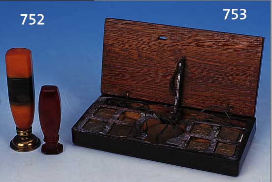 MüNZWAAGE, DEUTSCH, UM 1780, HOLZKäSTCHEN MIT ACHT GEWICHTEN, CA. 2 X 13 X 6 CM