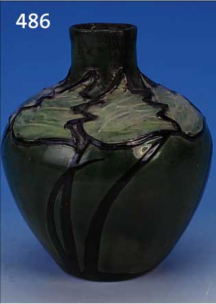 VASE, TONWERKE KANDERN, PROF. MAX LAEUGER, UM 1900, MAJOLIKA, GRüN GLASIERT MIT WEHENDEN BLüTENKELCHEN IN SCHLICKERMALEREI DEKORIERT, ...