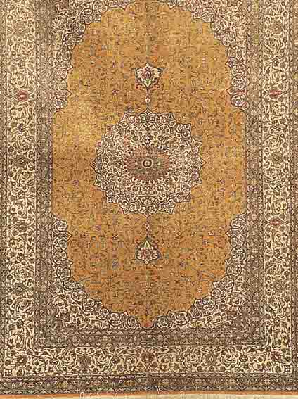 GHOM,PERSIEN CA.200 X 138 CM. EHZ.1-2 FLOR NATURSEIDE CA.1.MIO KN.CA.5 JAHRE