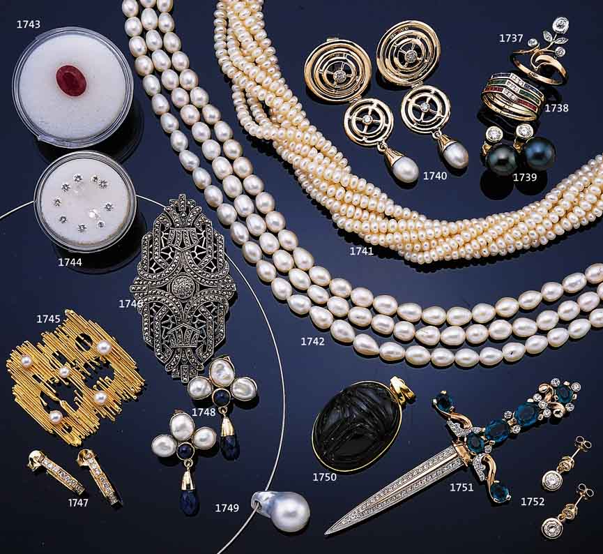 11 LOSE DIAMANTEN, ZUS. 1.20 CT WEIß-GET. WEIß/VVS-VS, 2 DIAM.-NAVETTES UND 9 BRILLANTEN