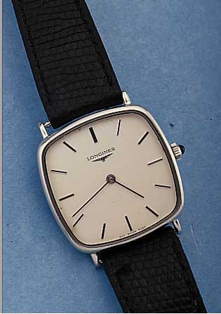 LONGINES HERRENARMBANDUHR, SCHWEIZ UM 1980, LEDERB., ORIG.-STIFTSCHL., SCHMUCKKRONE, BODENGEDR., MINERALFLACHGL., MATT VERS. BLATT M. AUFGEL. ...