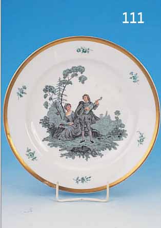 ZIERTELLER, MEISSEN, DAT. 1825, PORZELLAN, FEINE BEMALUNG IN ZARTEN GRüNTöNEN, MITTIG DARSTELLUNG EINER ROMATISCHEN SZENE IN PARK- ...