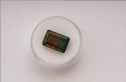 TURMALIN-ACHTECK, BICOLOR GRüN-ORANGEBRAUN, CA. 7.64 CT