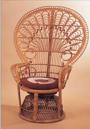 PFAUENSTUHL, INDONESIEN, UM 1900, KORBGE- FLECHT, 138X105X55 CM, GEBRAUCHSSPUREN