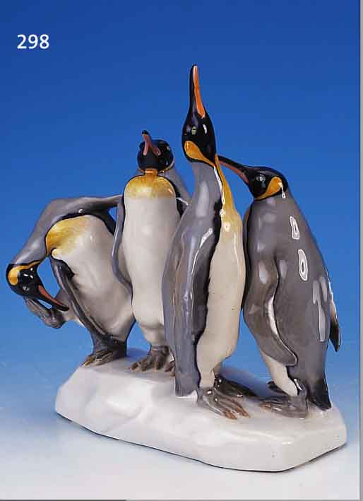 PORZELLANFIGUR, MEISSEN, UM 1910/15, 30 X 24 CM, VIER PINGUINE, EIN SCHNABEL, REST., SEHR SELTEN