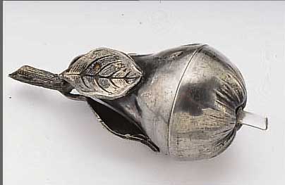 KLINGELKNOPF IN FORM EINER BIRNE, REINER JU- GENDSTIL, WOHL WMF, UM 1910, METALL, VOLLPLASTISCH, GLASDRüCKER, H CA. 10 CM
