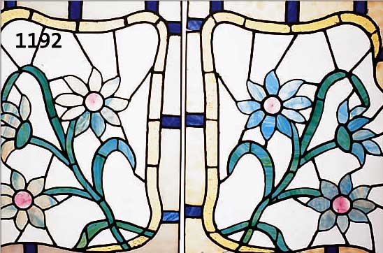 PAAR BLEIGLASFENSTER, UM 1910/20, BUNTES GLAS, JE 58.5 X 43.5 CM, MIT BLUMENDEKOR UND FACETTIERTEN, GLASSTEINEN, ...