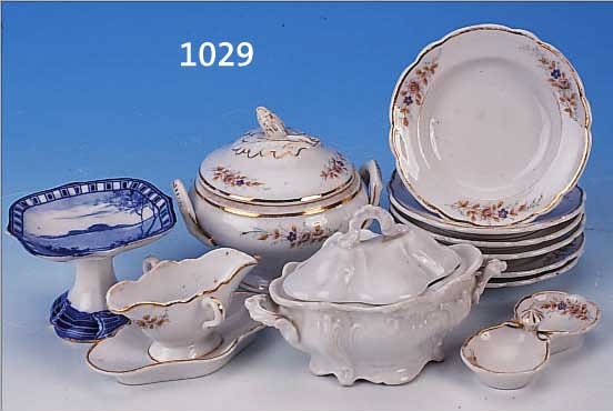 PUPPENGESCHIRR, DEUTSCH, 1900-30ER JAHRE, PORZELLAN, EßGESCHIRR, U.A. 10 TELLER, SCHüSSEL, TERRINE, SAUCIERE, FUßSCHALE ...