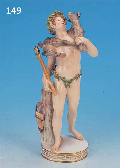 PORZELLANFIGUR, MEISSEN, UM 1880/90, DER HIRTENGOTT PAN, MIT STAB U. GESCHULTERTEM SCHAF, DANEBEN DIE PAN-FLöTE, SEHR SCHöNE BEMALUNG, ...