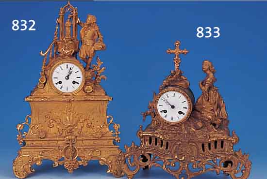 PENDULE, FRANKREICH, UM 1900, SPRITZGUß GOLDFARBEN GEFAßT, GEHäUSESOCKEL HINTEN VER- BOGEN, EMAILZIFFERBLATT, PENDULENWERK GEMARKT ...