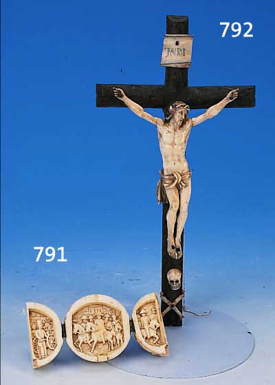 KRUZIFIX, SüDDEUTSCH, UM 1780-1820, ELFENBEIN, HOLZKREUZ SPäTER, H. 28 CM, MIN. BESCH.