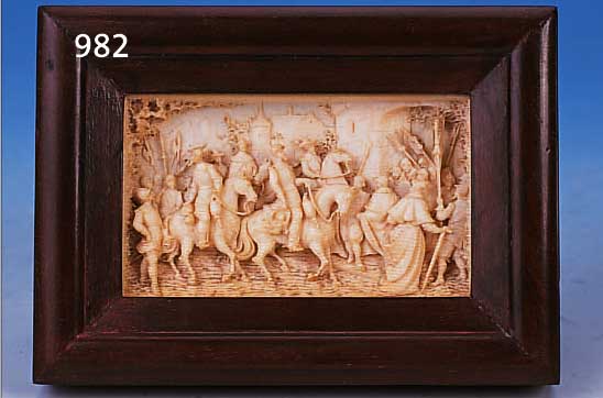 ELFENBEINRELIEF, DEUTSCH, UM 1860/70, 5.5 X 9.5 CM, SPAN. SCHLACHTENSZENE, REICHE, HISTORIZISCHE SCHNITZEREI, RAHMEN SPäTER