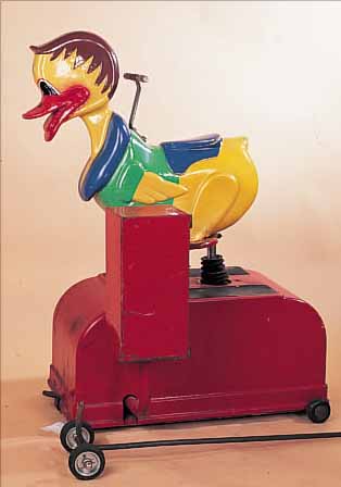REITSPIELGERäT FüR KINDER, VERM. FRANKREICH, 60ER JAHRE, METALL, ENTE WACKELT NACH GELDEINWURF VOR UND ...