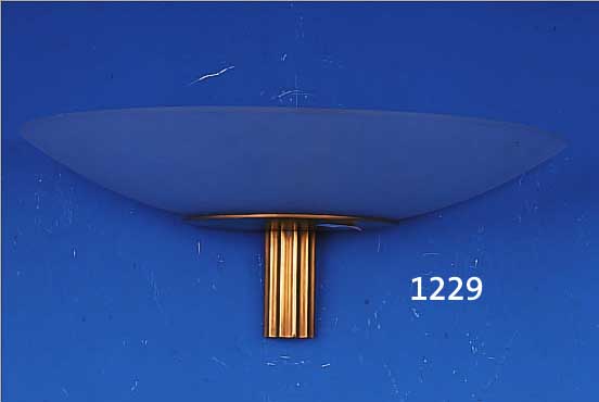 PAAR WANDLAMPEN, FRANKREICH, 30ER JAHRE, MESSING, MATTIERTE GLASSCHIRME, 15 X 40 CM, ERGäNZT