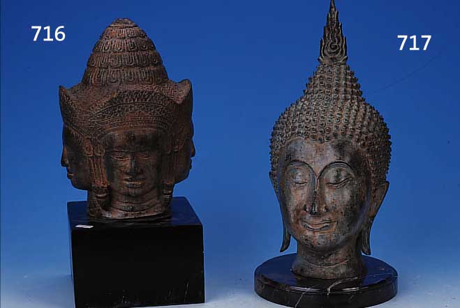 VIERGESICHTIGER BUDDHAKOPF, THAILAND, 20. JH., BRONZEGUß, STEINSOCKEL, GESAMT- HöHE CA. 34,5 CM